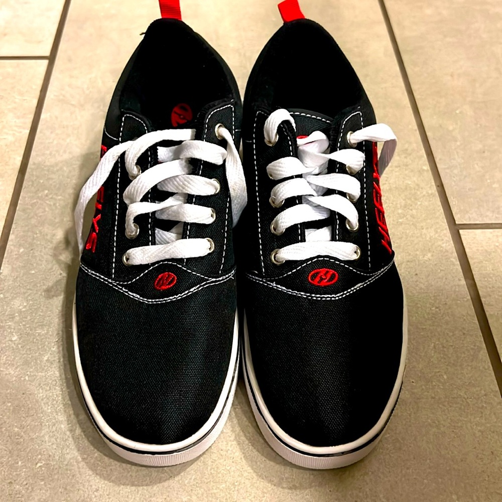 6  2,304
HEELYS Wheeled Heel Shoe